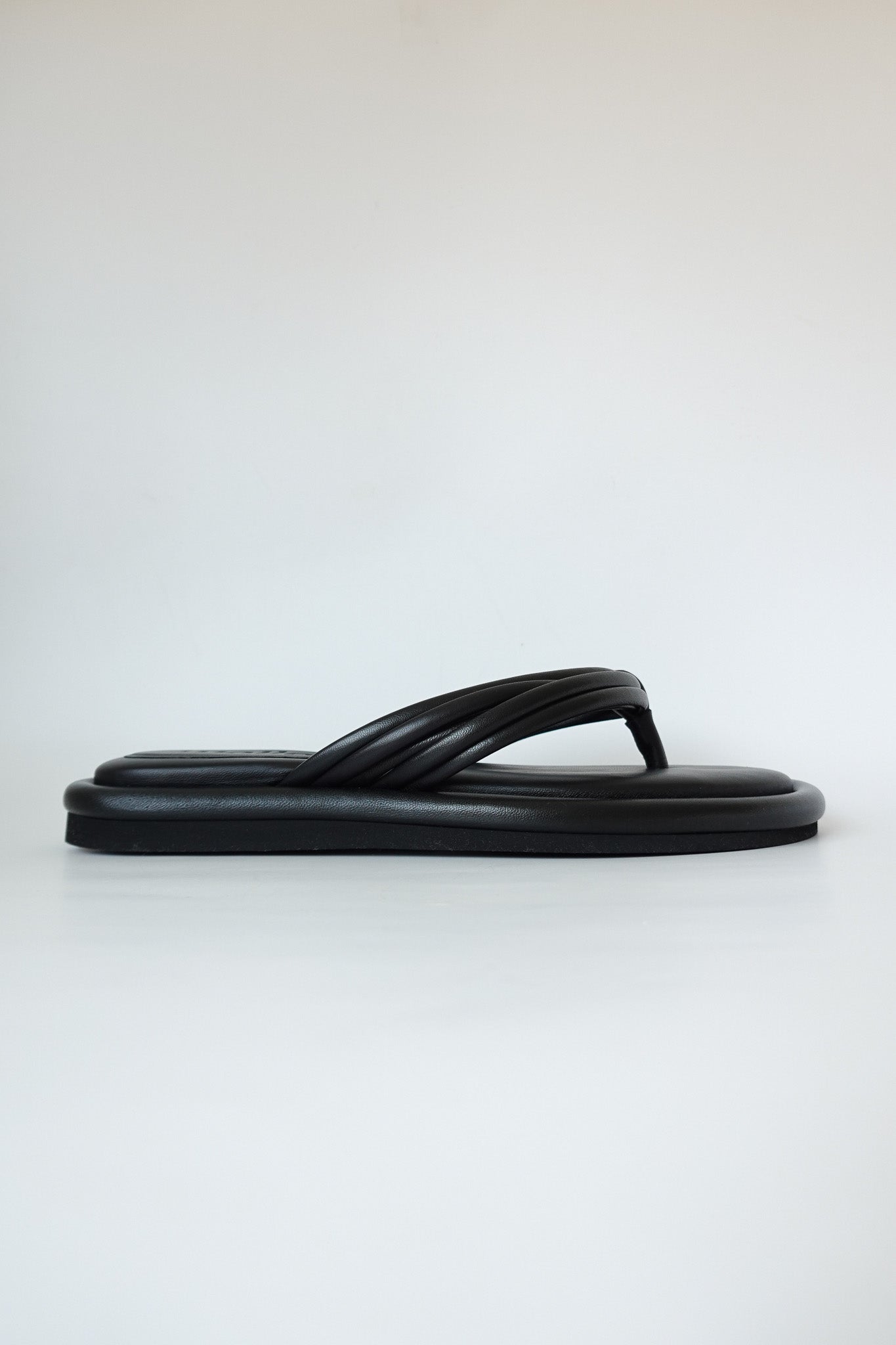 harper black thong sandal