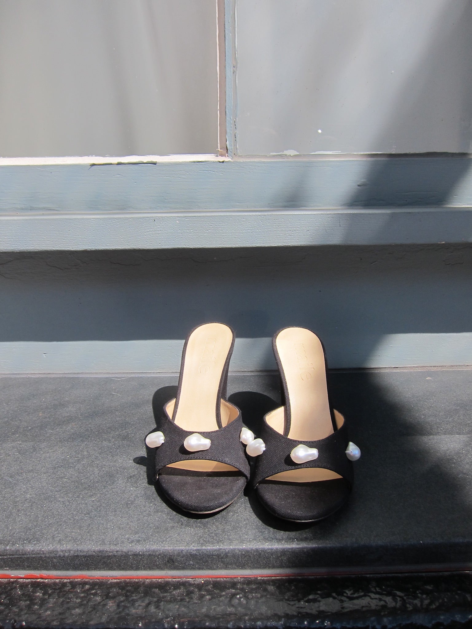 kourtney black canvas wedge