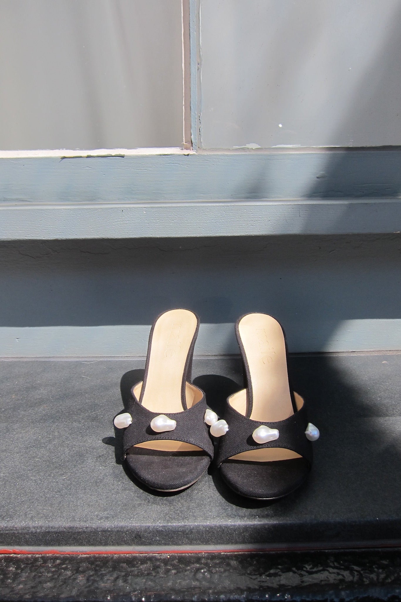 kourtney black canvas wedge