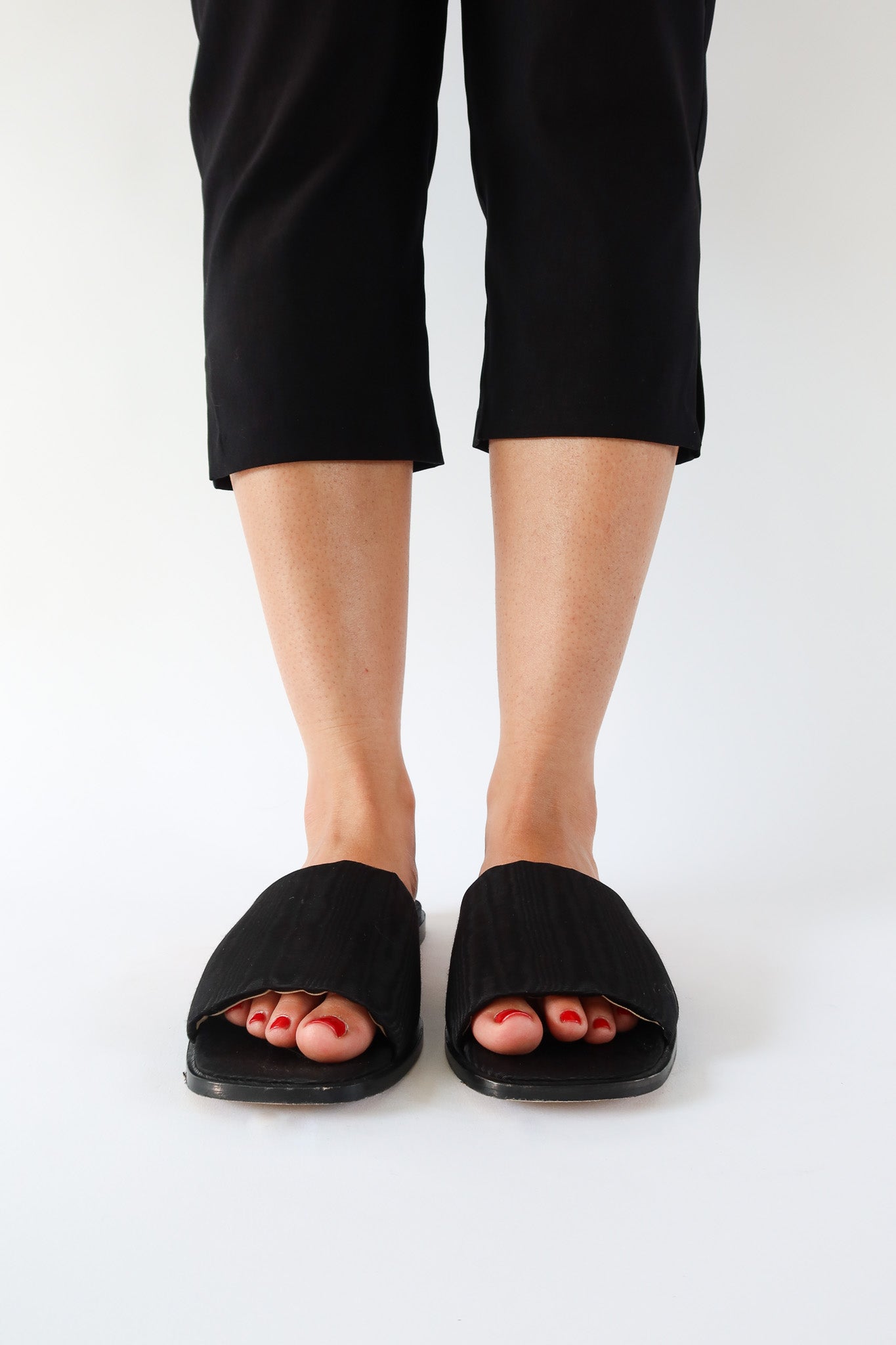 benni black moire sandal