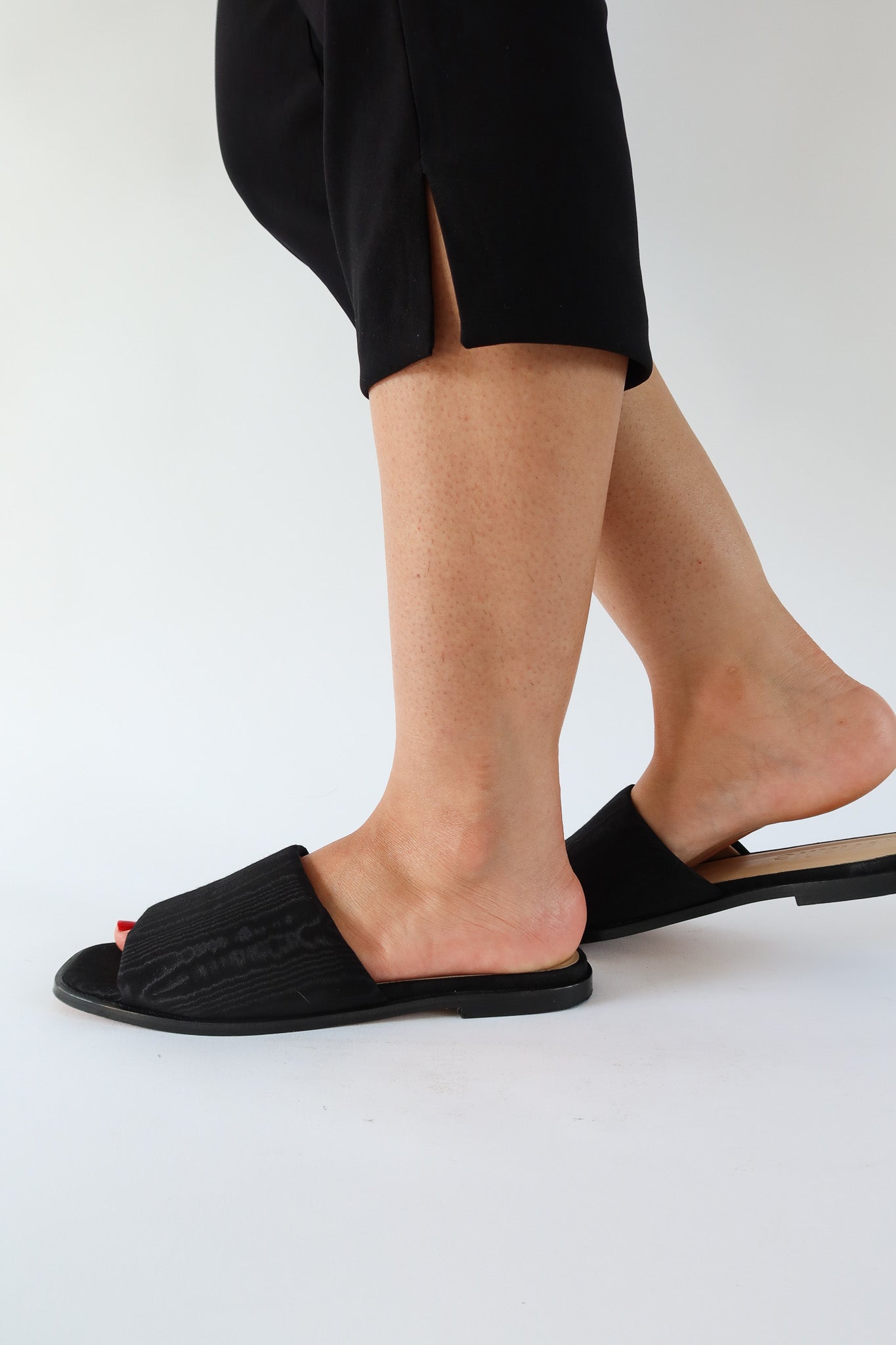 benni black moire sandal