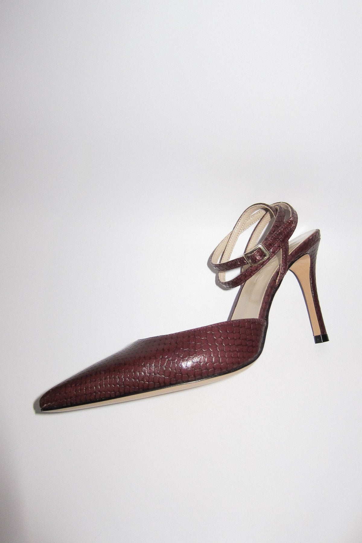 iris burgundy snake pump