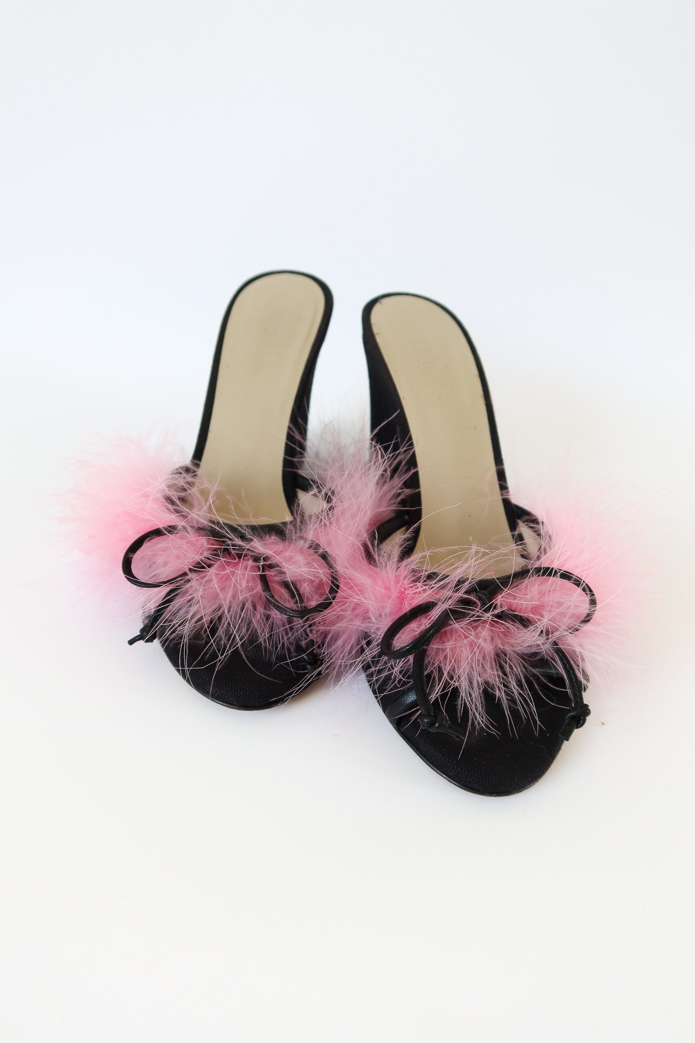 etsu black pink feather wedge