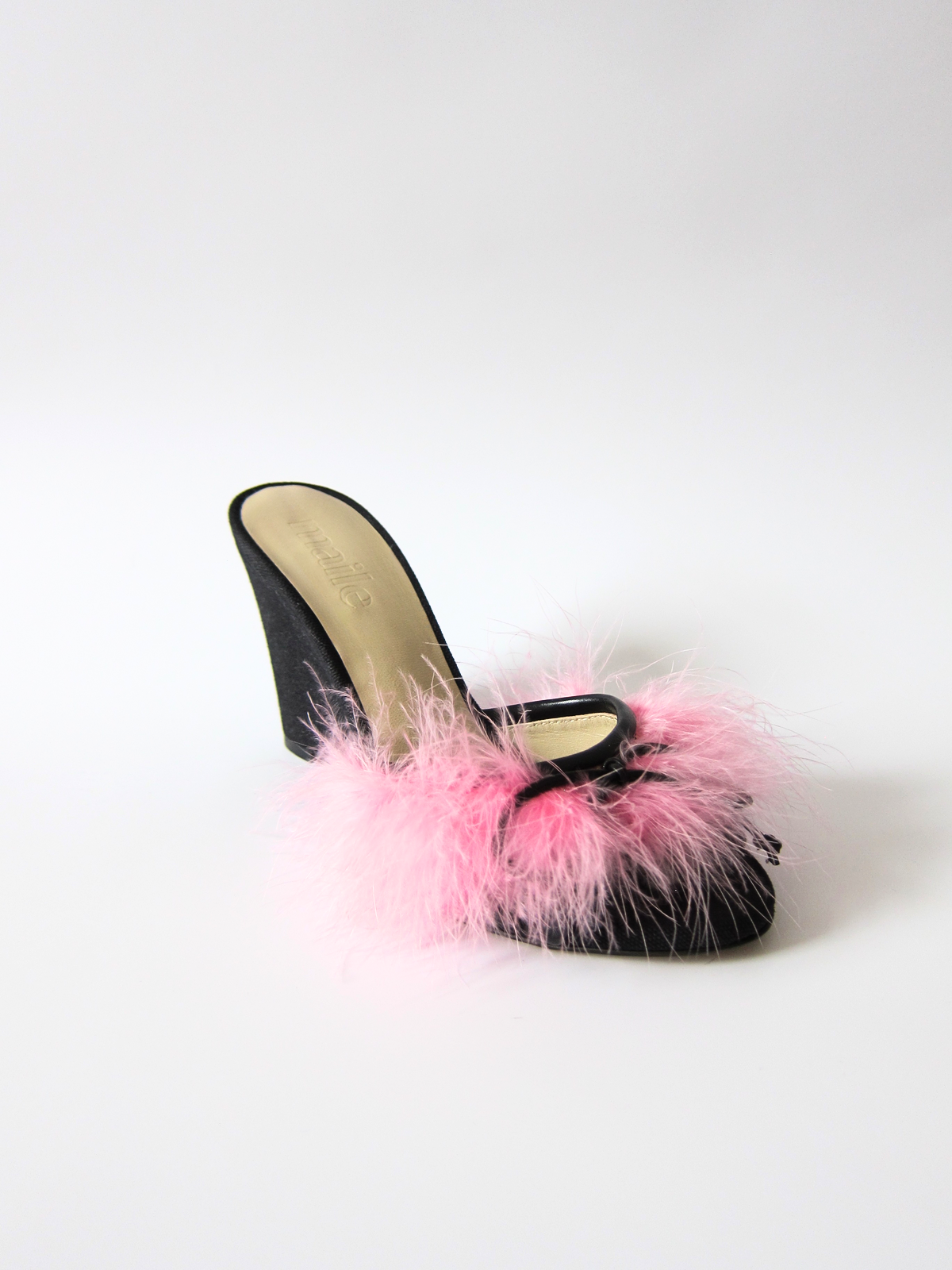 etsu black pink feather wedge