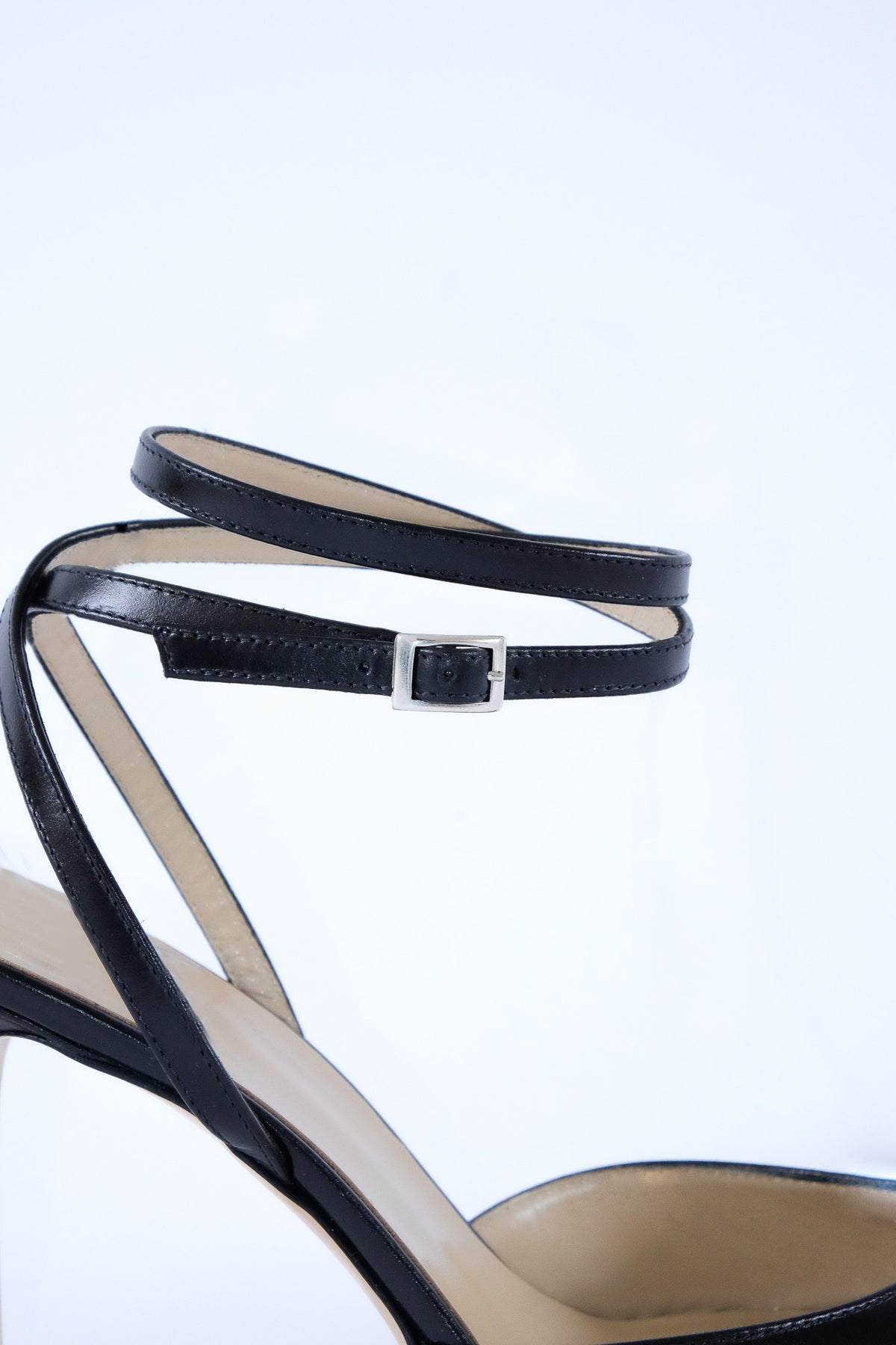 iris silky black pump