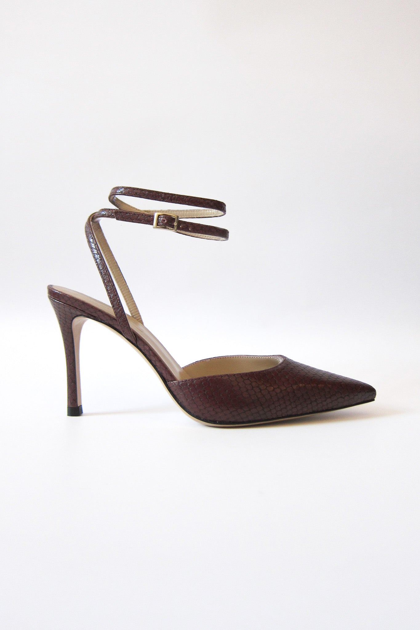 iris burgundy snake pump