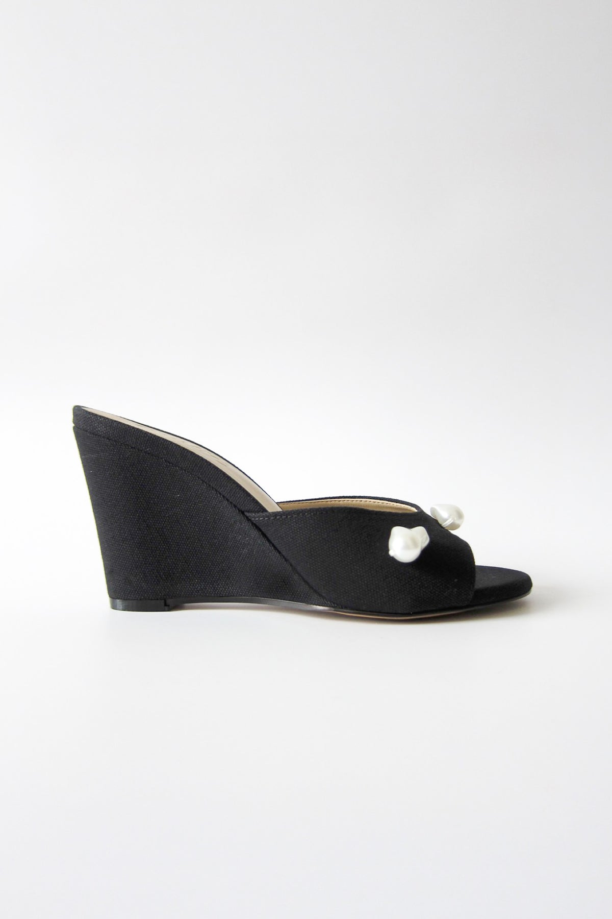 Kourtney Wedge in Black