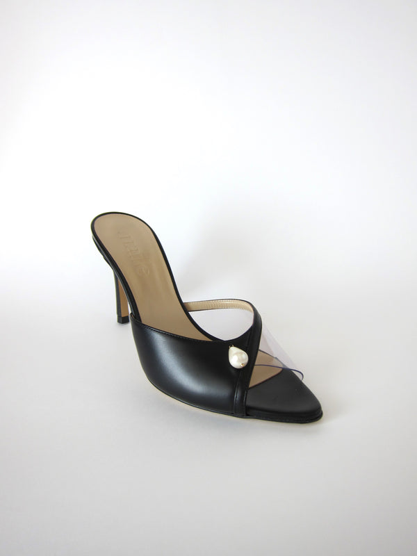 milly in black