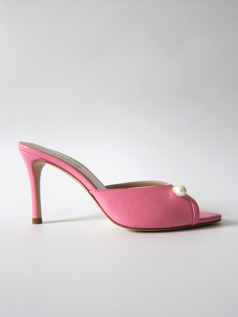 milly in pink